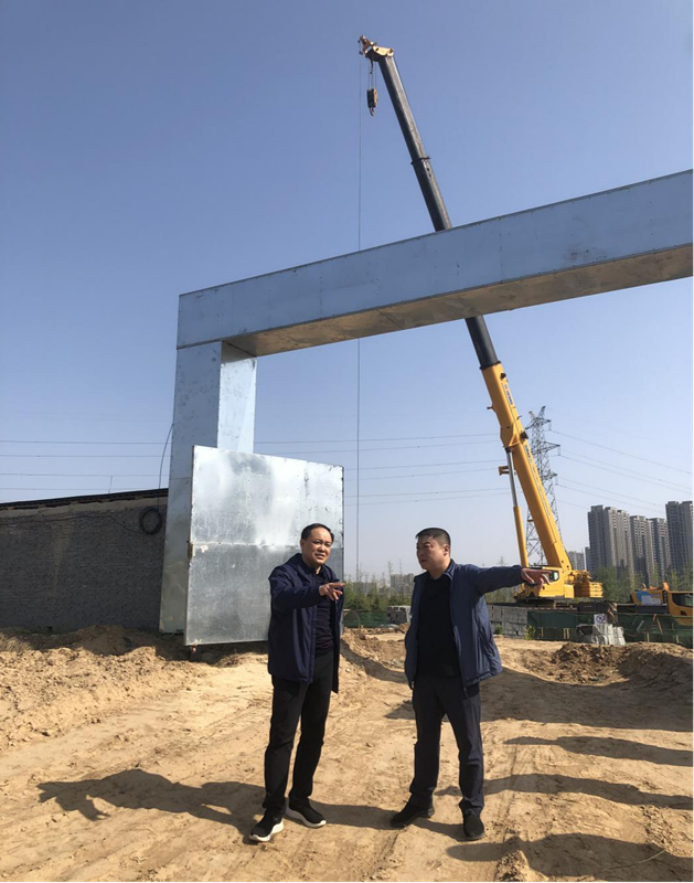 鄭州市建設(shè)投資集團有限公司黨委委員、副總經(jīng)理張巖到侯寨新鎮(zhèn)區(qū)安置區(qū)調(diào)研項目建設(shè)工作